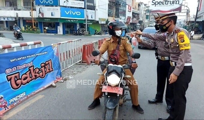 Satlantas Polres Pringsewu Tertibkan Sejumlah Pelanggar Prokes