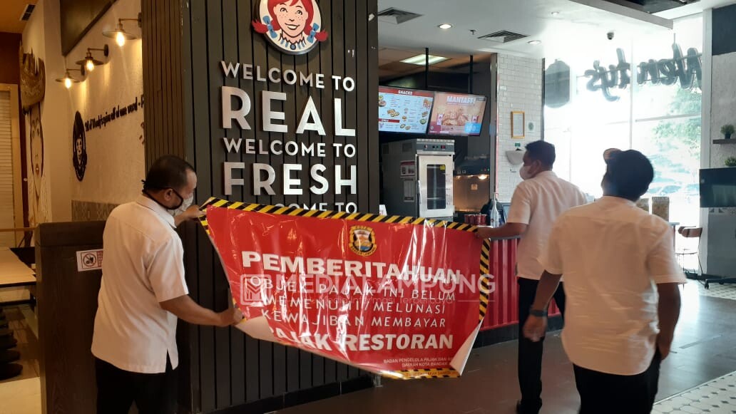 Nunggak Pajak, Sejumlah Tempat Usaha Disegel