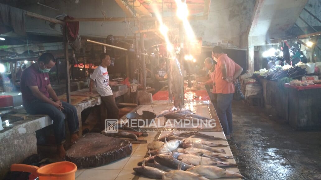 Harga Jual Ikan Segar Naik, Minat Pembeli Menurun