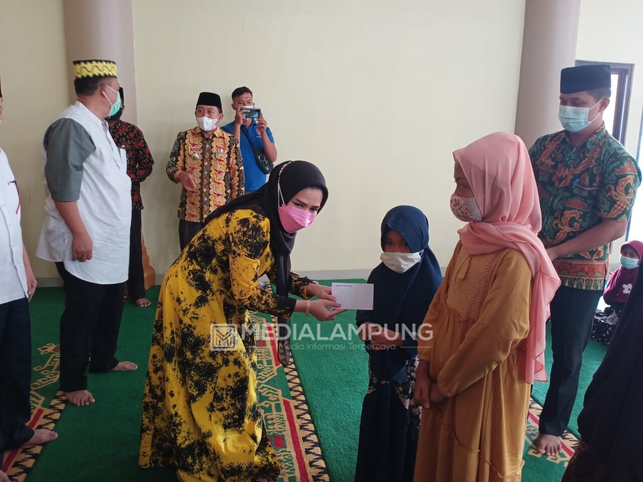 Pengajian Al-Hidayah Pesawaran Gelar Pengajian Akbar Sekaligus Berikan Santunan Anak Yatim