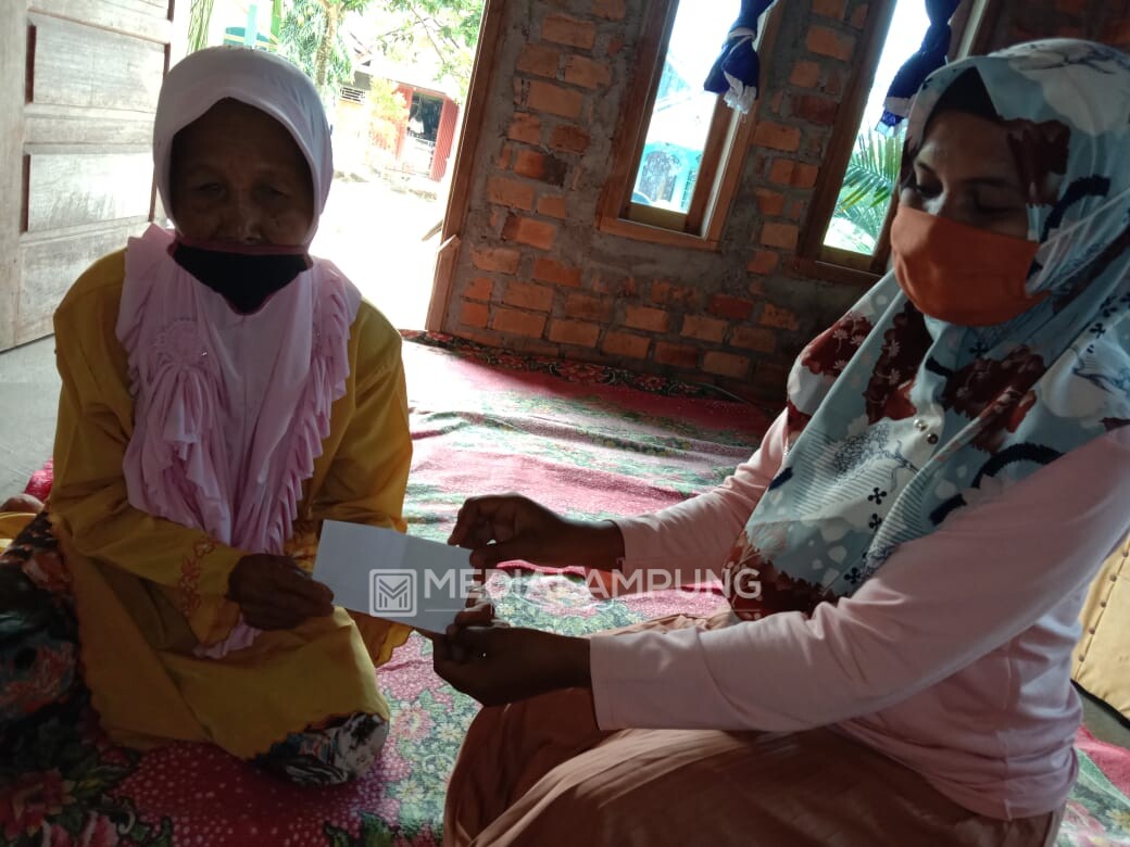 Kampung Bumi Rejo Salurkan BLT-DD Tahap I