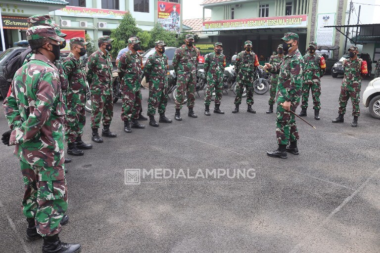 Beri Pengarahan Personel Kodim 0410 Sebelum Memulai Kegiatan Sosial