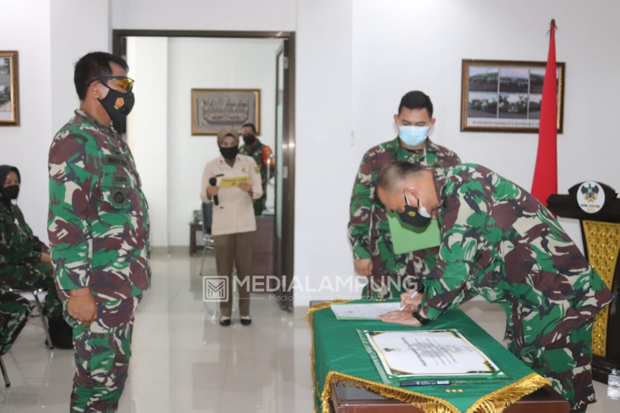 Romas Pimpin Penandatangan Pakta Integritas Pencanangan Bangun Zona Integritas TNI AD