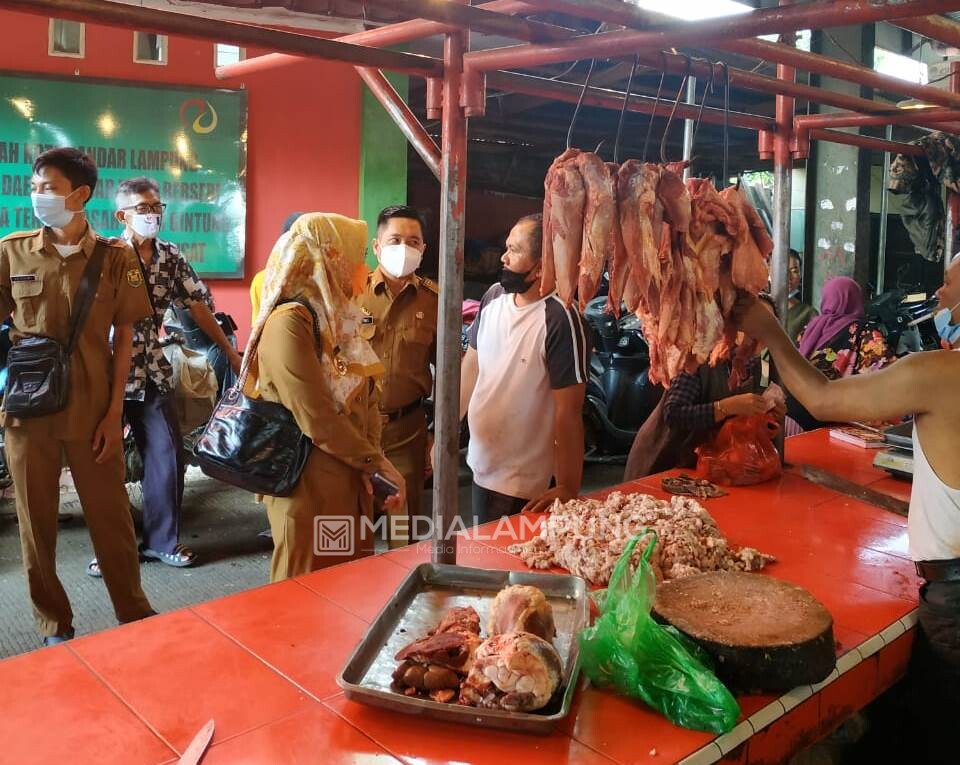 Cek Ketersediaan Daging Sapi, Disperindag Bersama Disnakkeswan Kunjungi Pasar