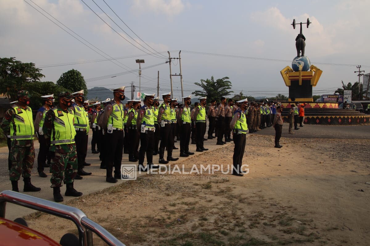 Tim Gabungan Gelar Patroli Pengamanan Malam Idul Fitri di Pringsewu