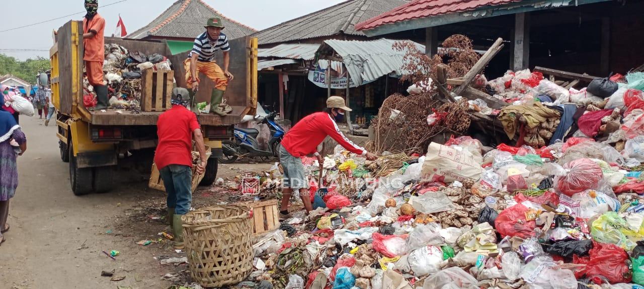 Masalah Dibalik Menggunungnya Sampah di Pasar Sukaraja