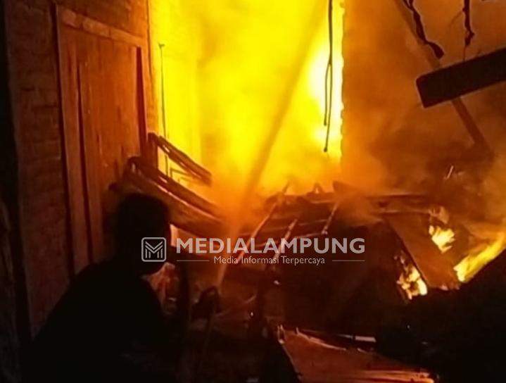 Kebakaran di Pasar Balok, Tiga Kios Rusak Berat