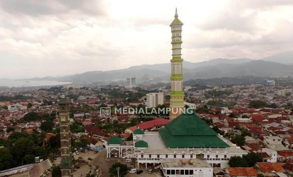 Menara Masjid Tertinggi di Sumatera ada di Bandarlampung