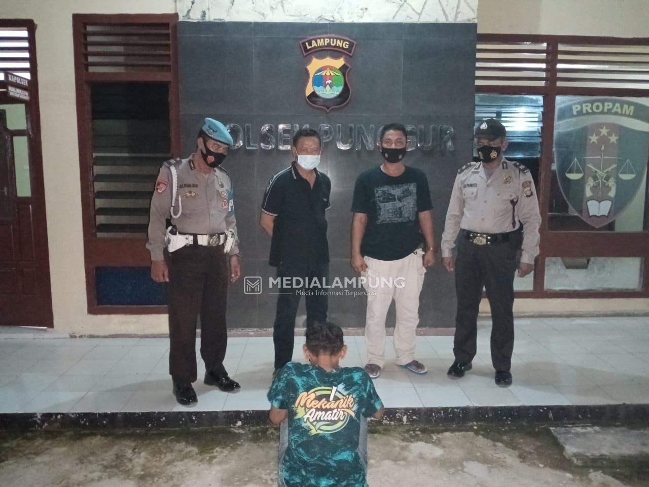 Istri Curi HP, Suami yang Menjualkan