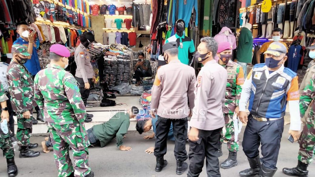 Babinsa Koramil TBU Lakukan Patroli Prokes Covid-19