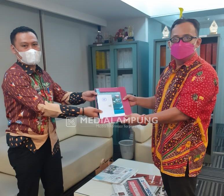 Soal Jaringan Listrik di Sidorejo-Roworejo, Pemkab Lambar Sampaikan Surat ke DPR RI    