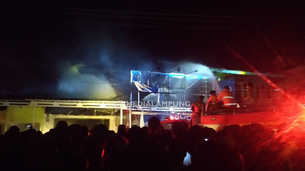 Satu Jam Berjibaku, Akhirnya Api Berhasil Dipadamkan