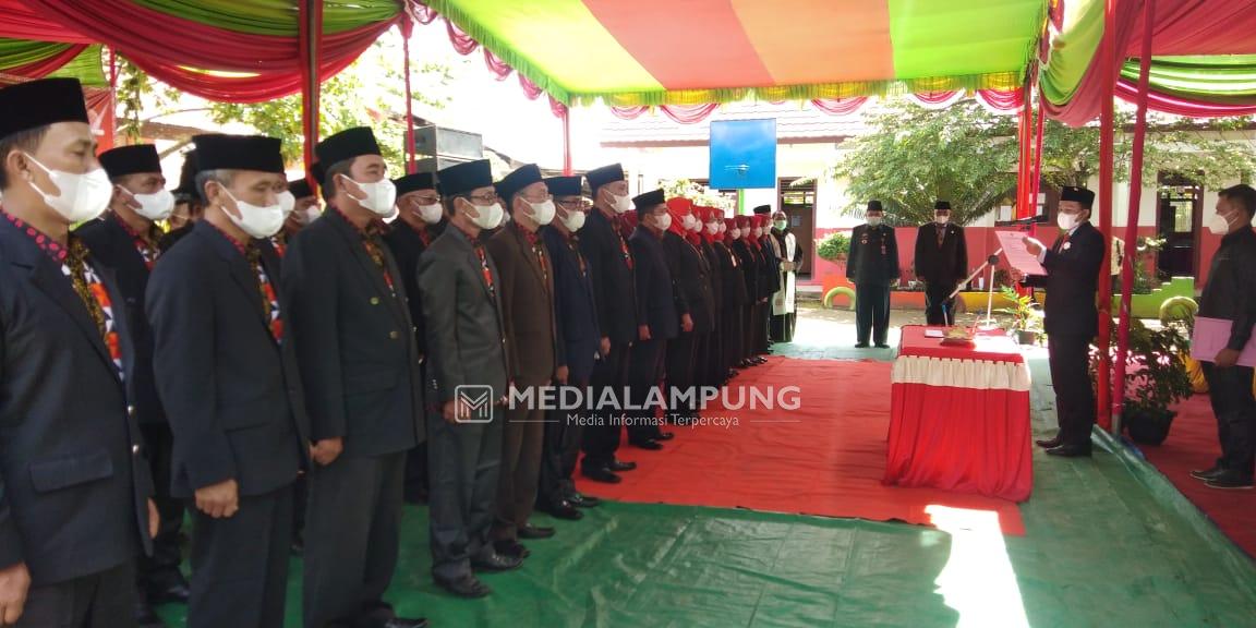 Bupati Lambar Lantik 63 Kepala Sekolah Jenjang TK, SD dan SMP