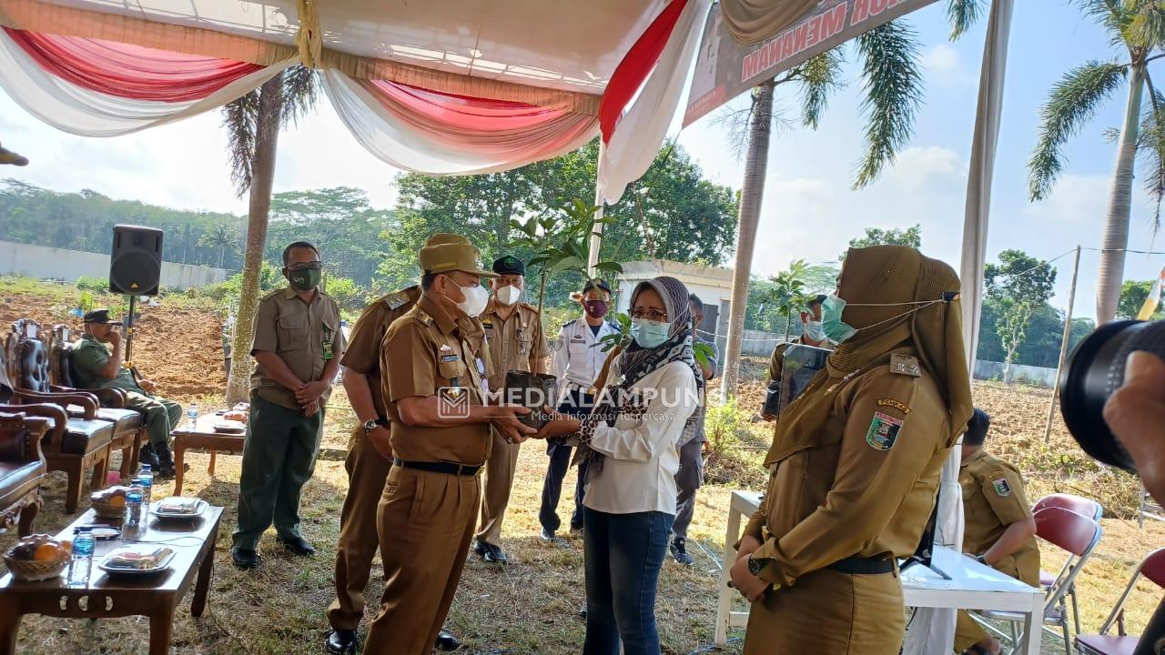 Dawam Raharjo Canangkan Gerakan Lamtim Menanam