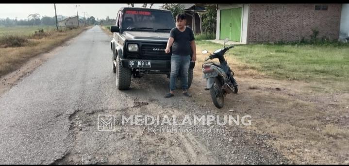 Balai Besar Way Sekampung Diminta Perbaiki Jalan