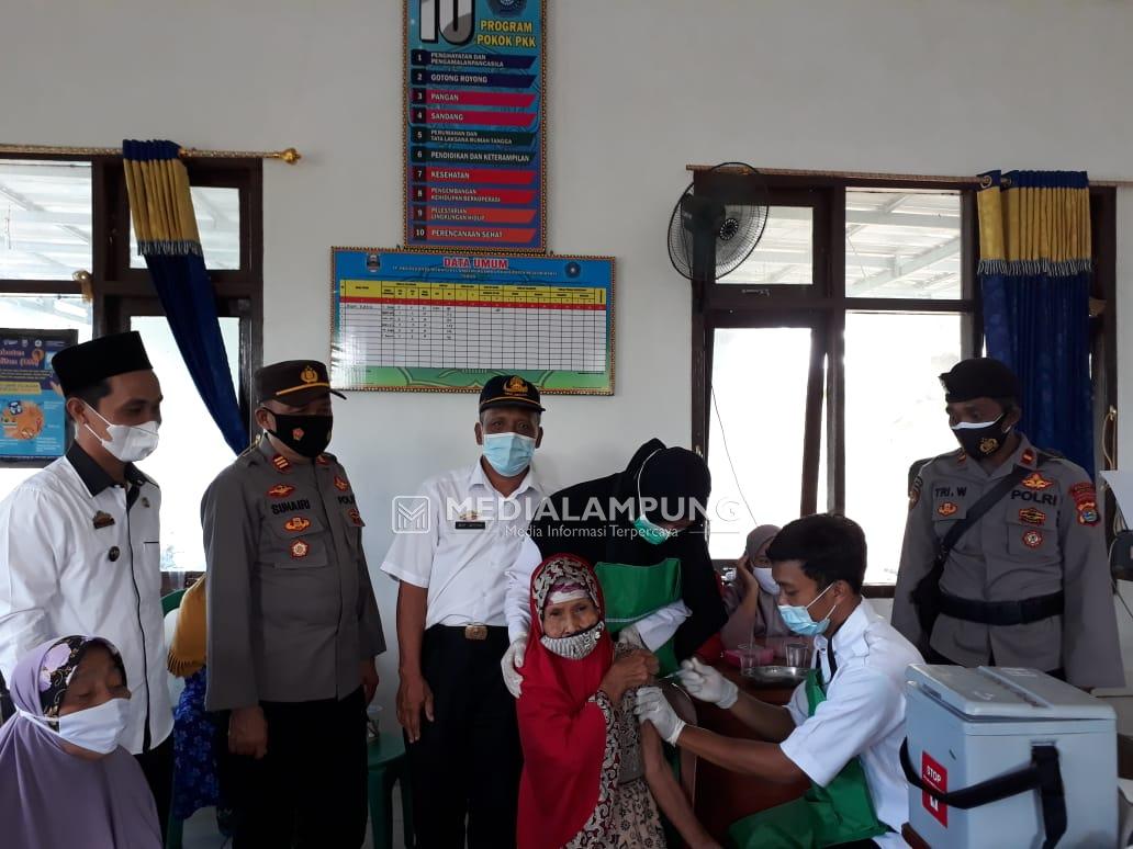 Vaksinasi Covid-19 Sasar Lansia di Bumi Ratu