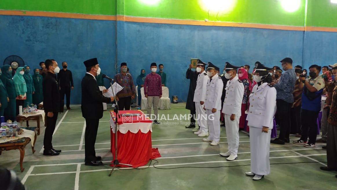 Adipati Surya Lantik Empat Kepala Kampung Terpilih di Blambangan Umpu