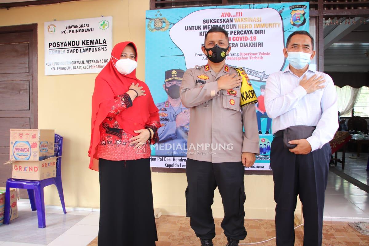 Percepat Vaksinasi Nasional, Polres Pringsewu Gelar Vaksinasi Massal