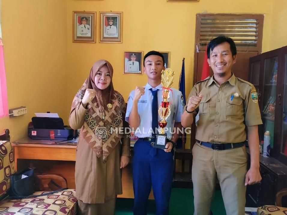 Siswa SMPN 1 Krui Raih Juara I Kejurda Atletik