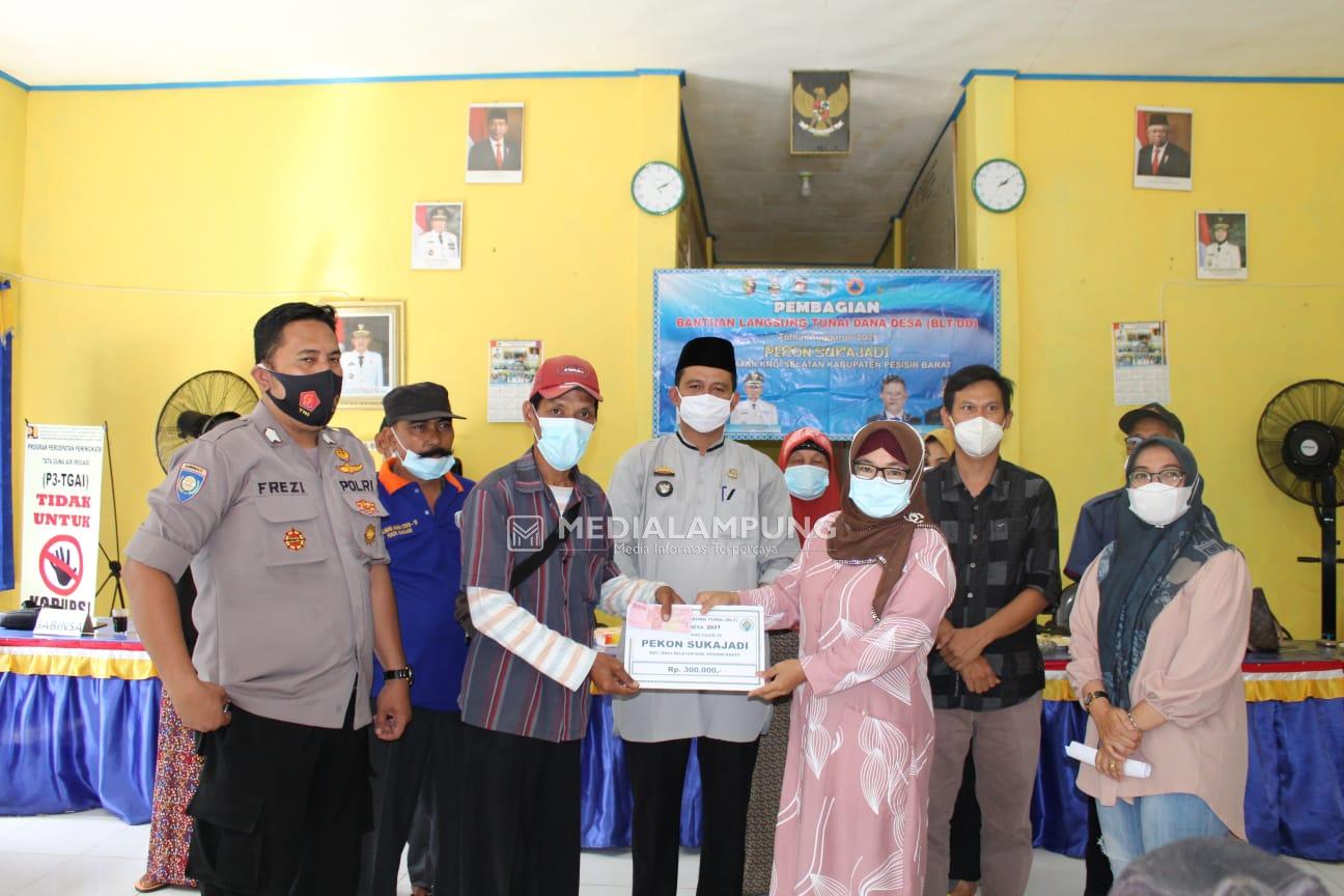KPM Pekon Sukajadi Terima BLT-DD