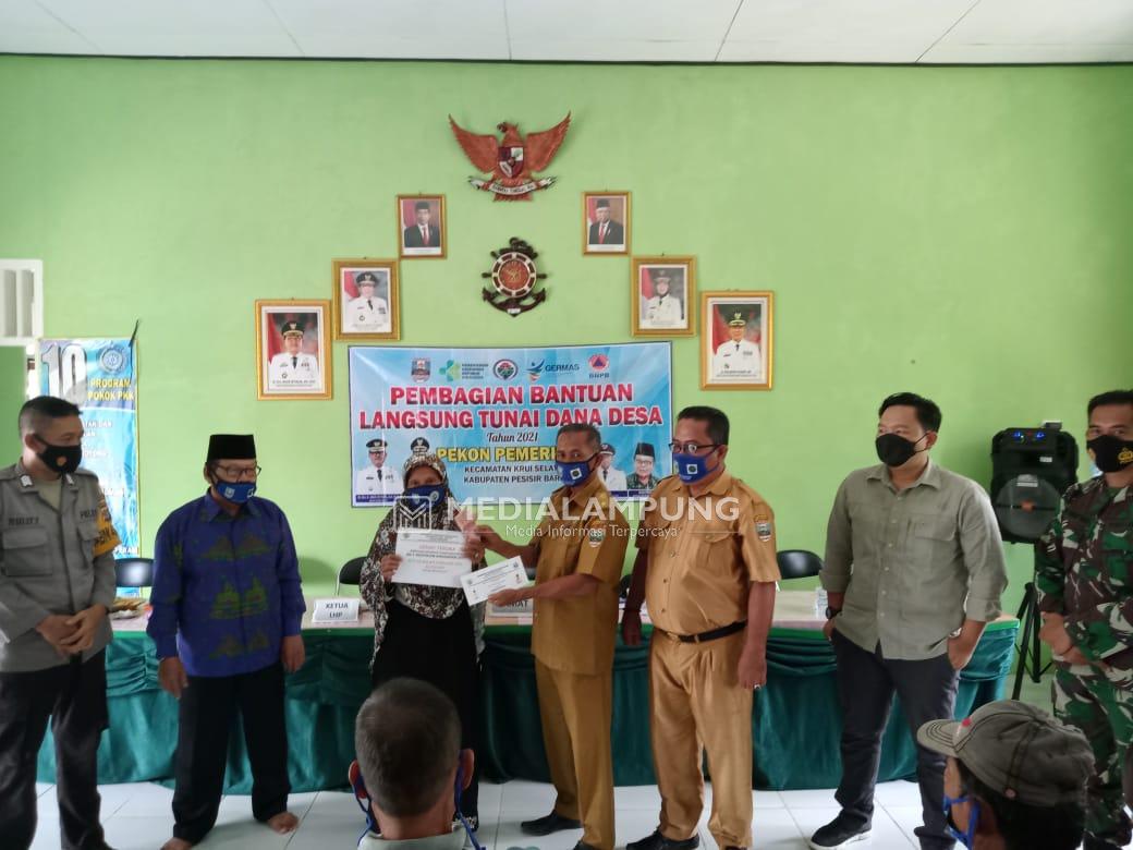 72 KPM di Pekon Pemerihan Kembali Terima BLT-DD Untuk Februari