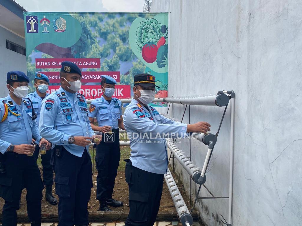 Taruna AKIP Angkatan 53 Buat Instalasi Tanaman Hidroponik di Rutan Kotaagung