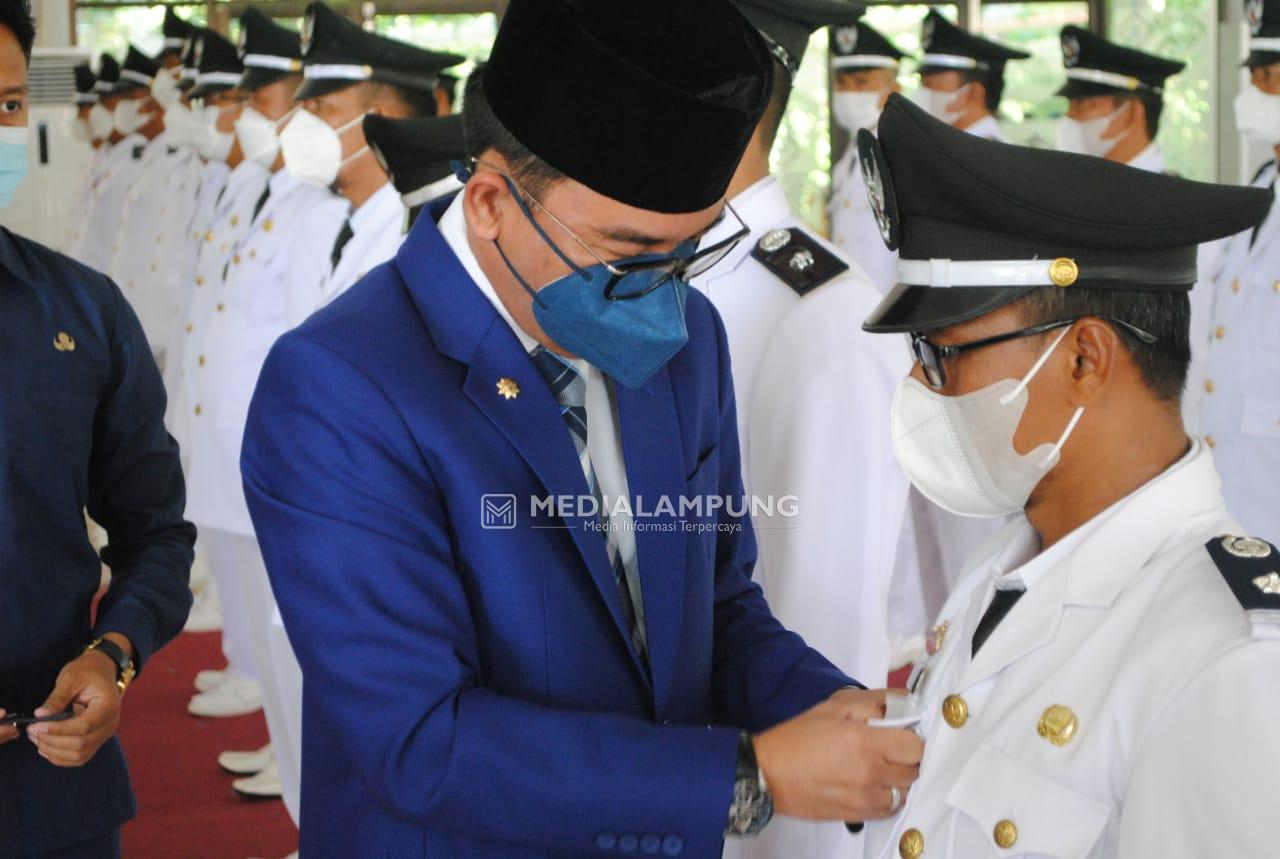 Adipati Surya Lantik 34 Kepala Kampung Terpilih