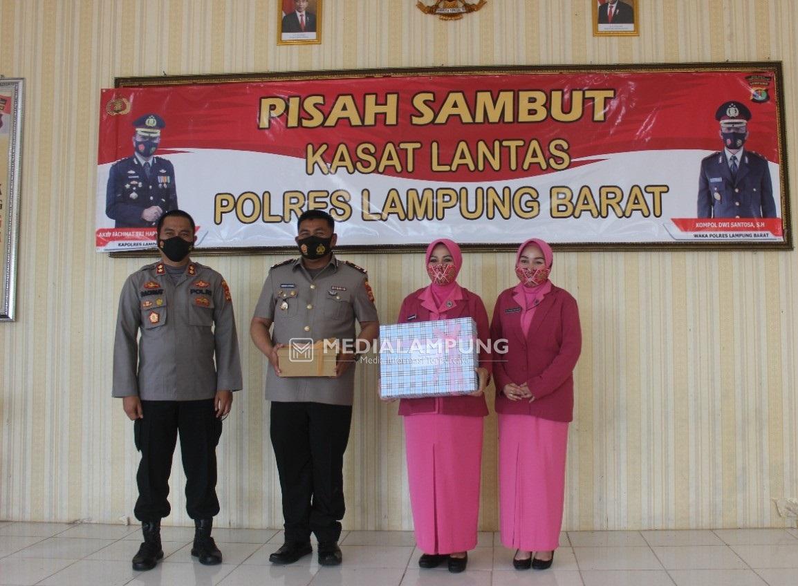 Iptu Made Endriana Jabat Kasat Lantas Polres Lambar 