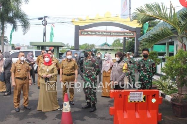 Eva Dwiana Tinjau Pelaksanaan Serbuan Vaksinasi di Makodim 0410