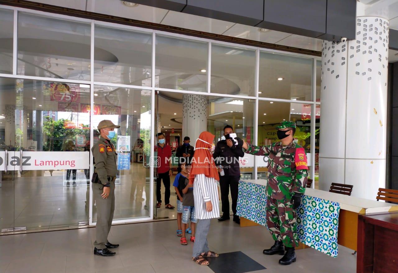 Babinsa Koramil Kedaton Terus Beri Imbauan Prokes