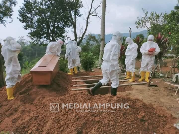 Hindari Covid-19, Peratin Margajaya Instruksikan Warganya #KeKebunAja