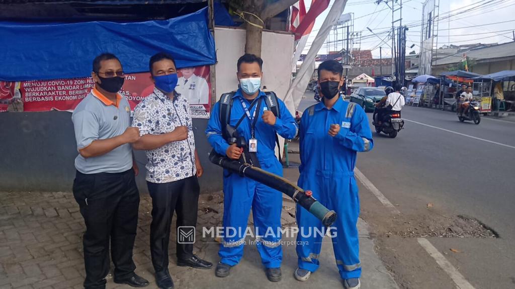 Sekitar 130 KK Dapat Penyemprotan Desinfektan dari Hotel Bukit Randu