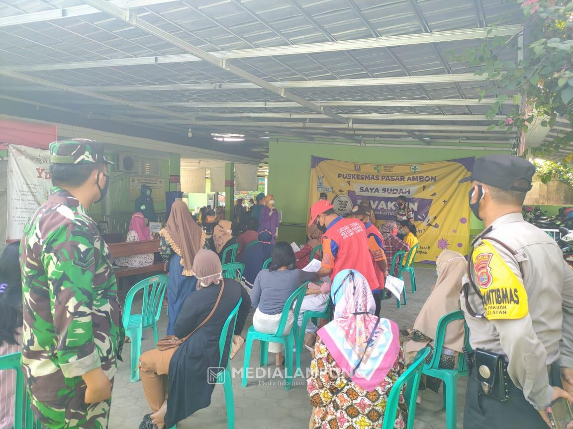 Babinsa Koramil 410-02 Monitor Pelaksanaan Vaksinasi