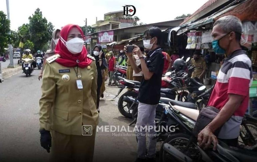 Bunda Eva Apresiasi Kinerja Polresta Bandarlampung dalam PPKM Darurat