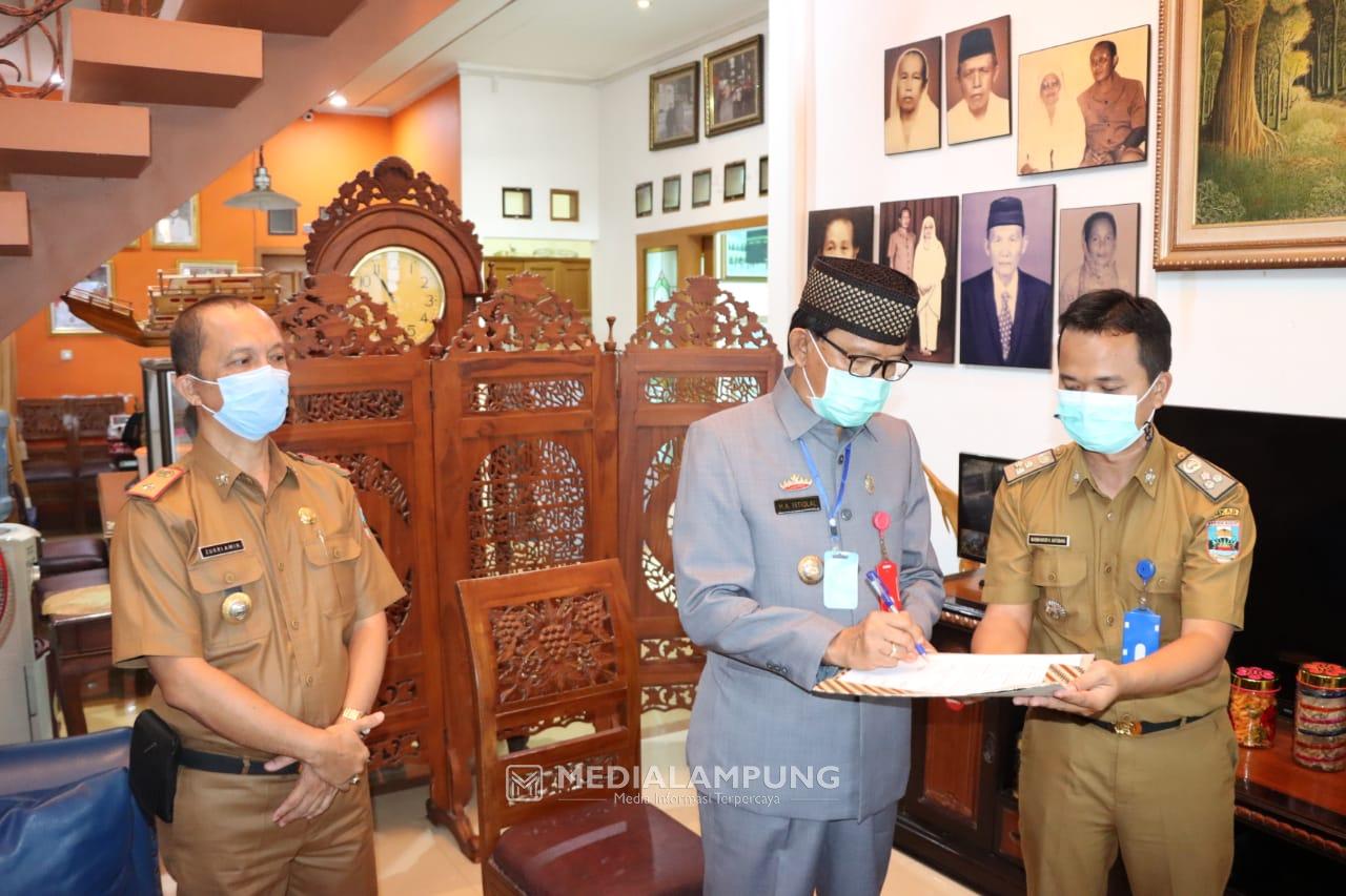 DPRD Pesbar Gelar Paripura Persetujuan Ranperda LPj APBD 2020