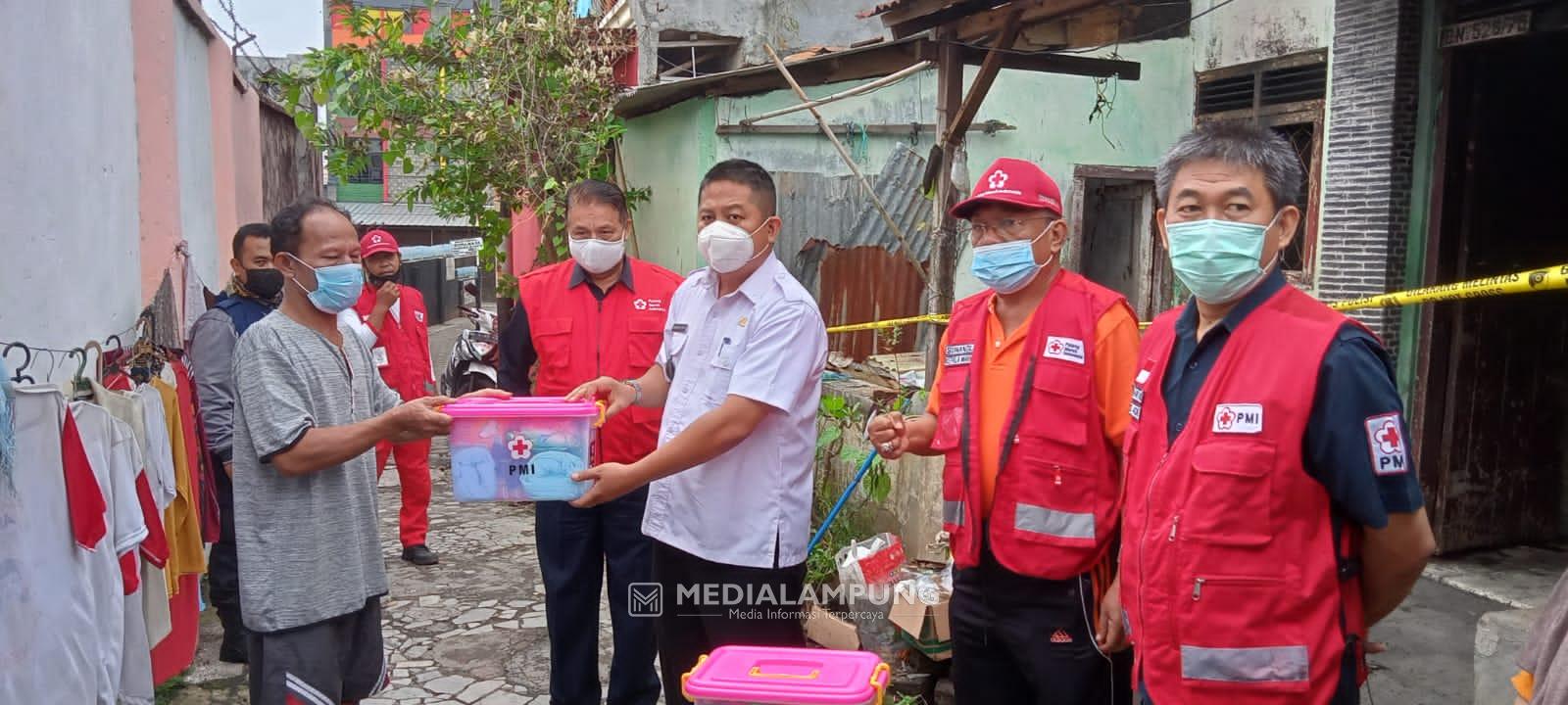 PMI Lampung Salurkan Bantuan untuk Korban Kebakaran