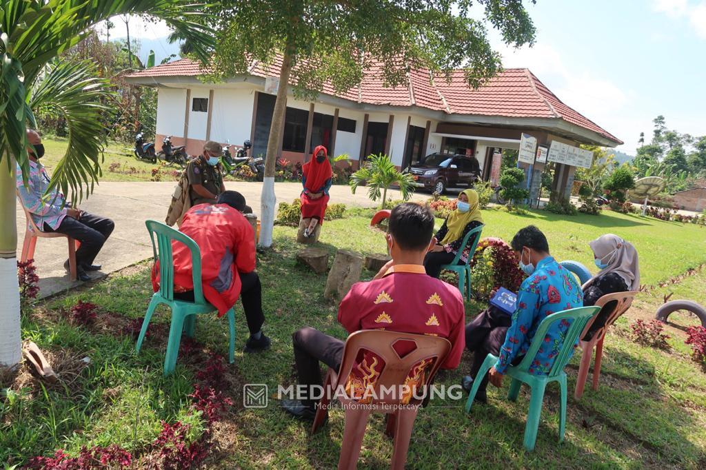 Kantor Kecamatan Kebuntebu Rakor Internal dengan Suasana Berbeda 