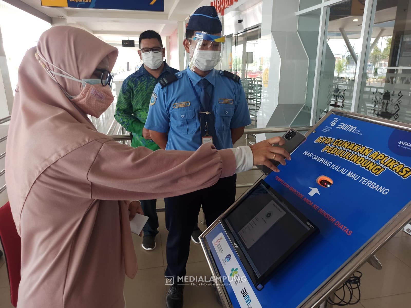 Bandara Radin Inten II Wajibkan Penumpang Pesawat Gunakan Aplikasi PeduliLindungi