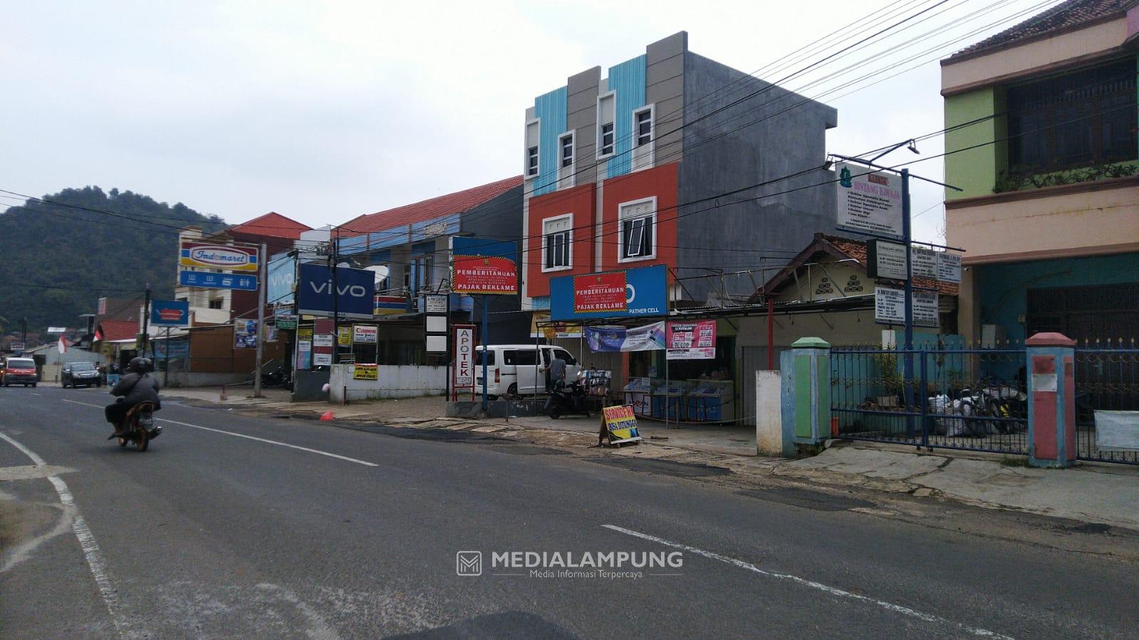 Tak Mau Bayar Pajak Reklame, Empat Counter HP Disegel