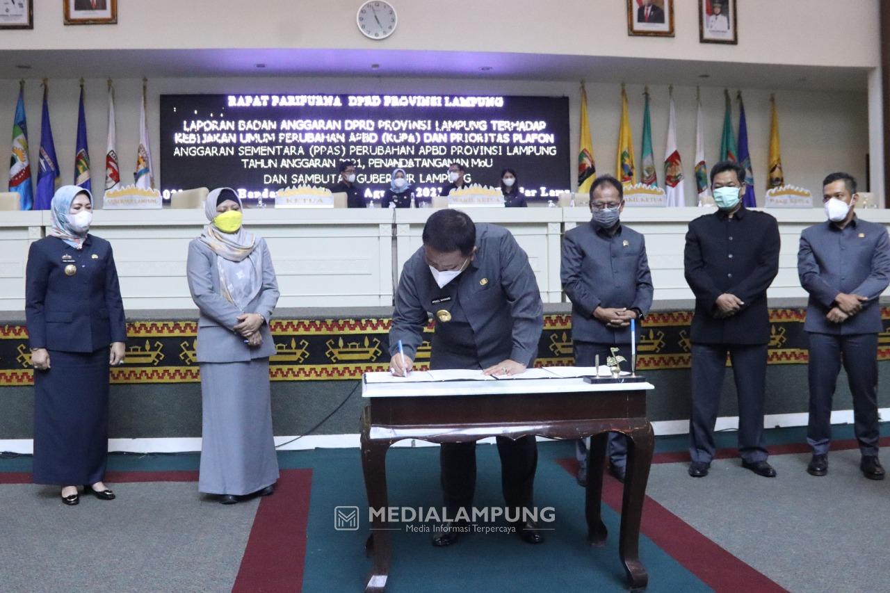 Gubernur Tandatangani MoU Tentang KUPA-PPAS Perubahan APBD Lampung 2021