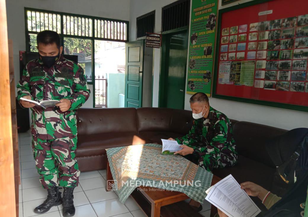 Guna Tingkatkan Wawasan, Personil Kodim 0410/KBL Biasakan Diri Membaca Buku