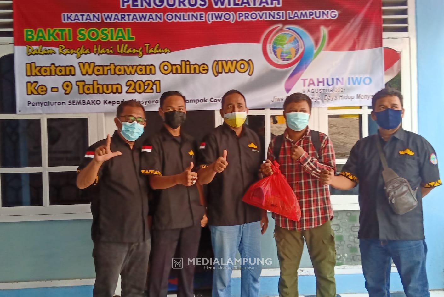 Peringati HUT ke-9, PW IWO Bagi-bagi Sembako