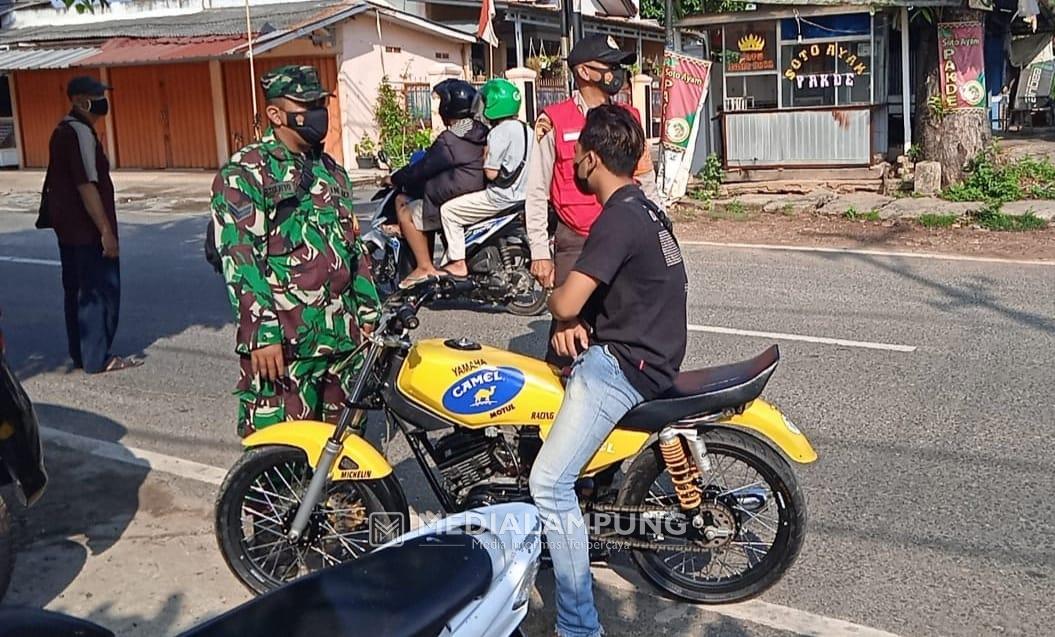 Babinsa Koramil Kedaton Patroli Imbauan Prokes