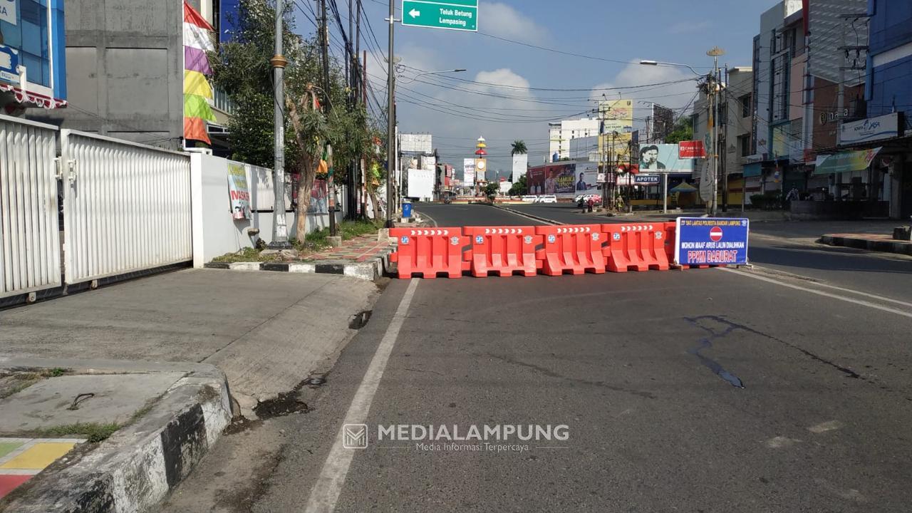 PPKM Level 4 Diperpanjang, Penyekatan Sempat Menimbulkan Kemacetan