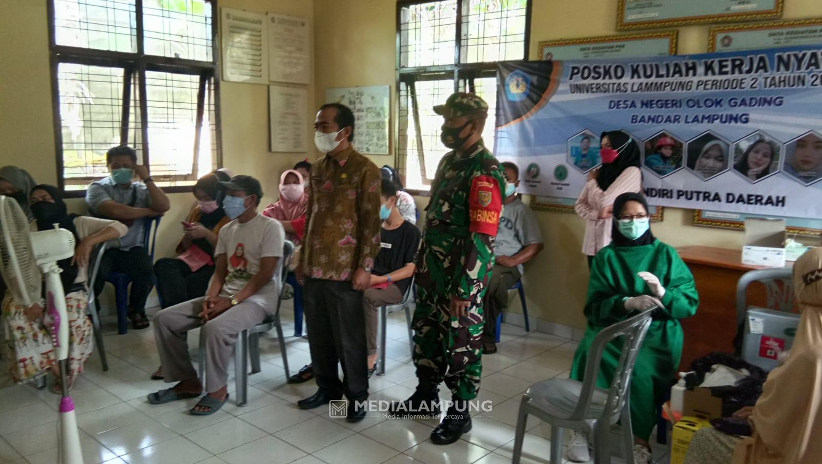 Babinsa Koramil TBU Monitor Pelaksanaan Vaksinasi