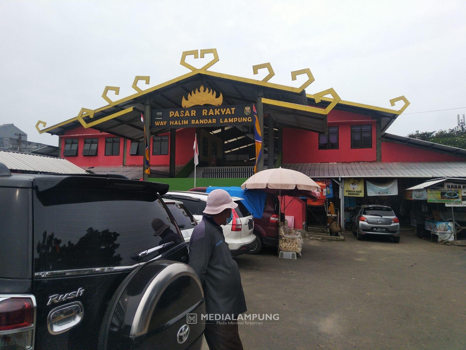 PLH Direktur PD Pasar Tapis Berseri Berhentikan Kepala UPT Pasar Wayhalim Secara Sepihak