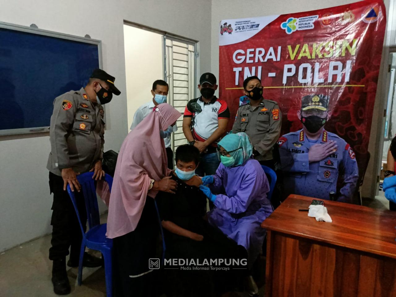 Wujudkan Herd Immunity, Vaksinasi Merdeka Polres Waykanan Hadir di Way Tuba