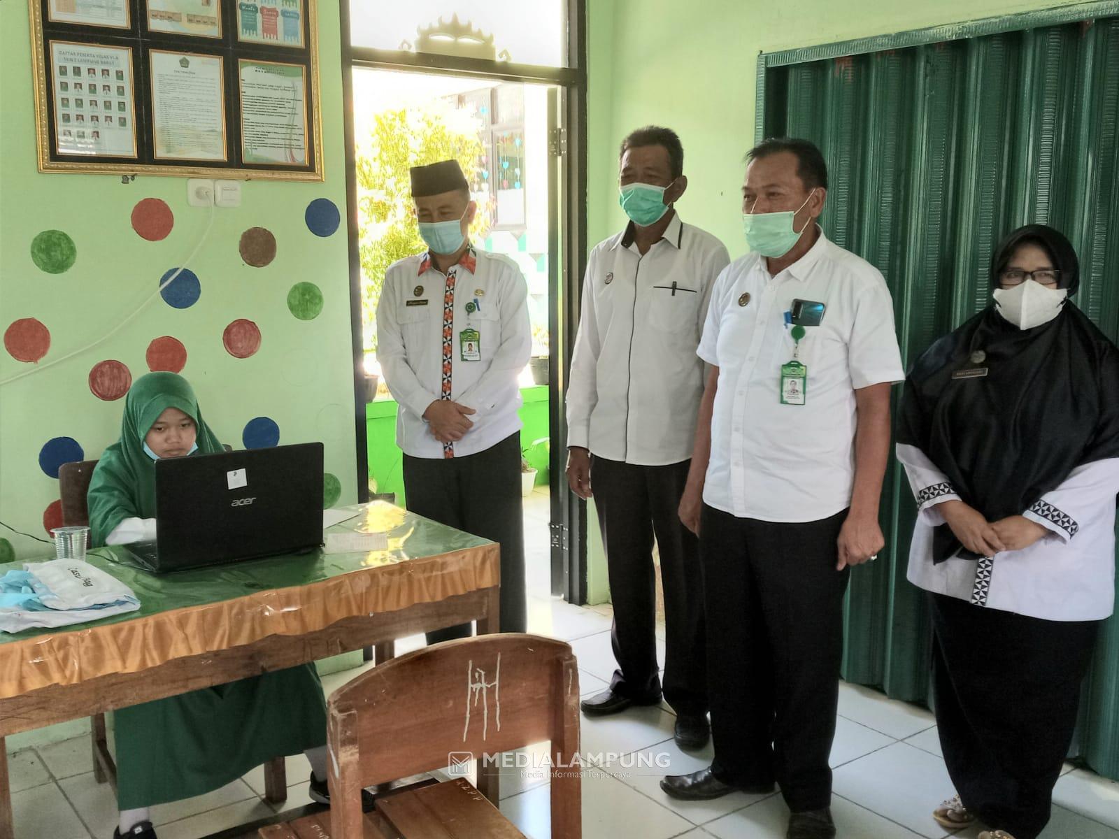 Kakan Kemenag Tinjau Seleksi KSM di MIN 2 Lambar 