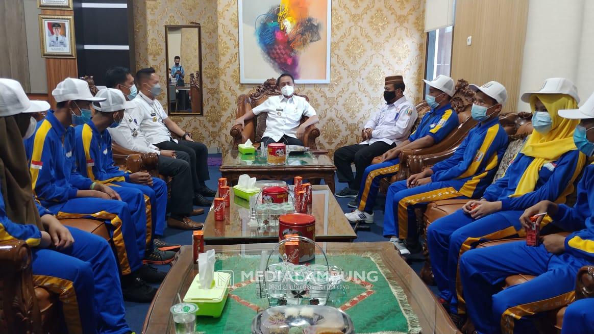 Wabup Waykanan Lepas Atlet yang Akan Berlaga di Peparpeda 2021