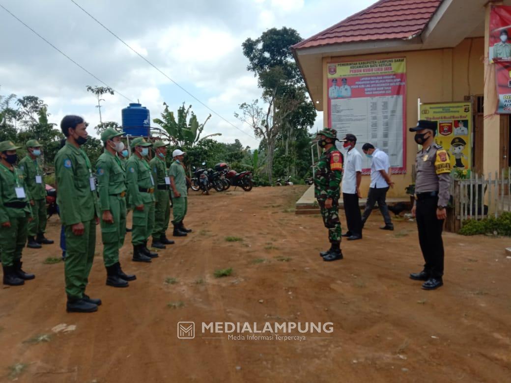 TNI-Polri Latih Kemampuan Anggota Linmas Kubuliku Jaya